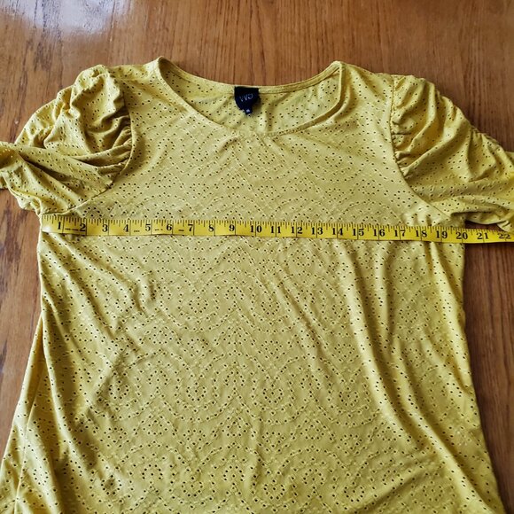 W5 NWT Mustard Yellow Blouse Puff Ruch Sleeve Small Texture Cut Out XL - Picture 8 of 11